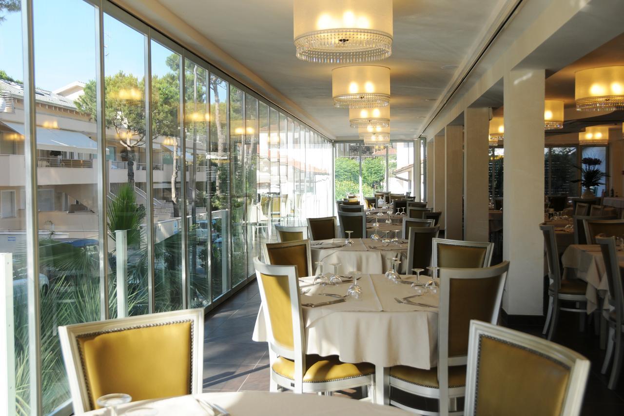 קרביה Hotel Caribia Pinarella מראה חיצוני תמונה