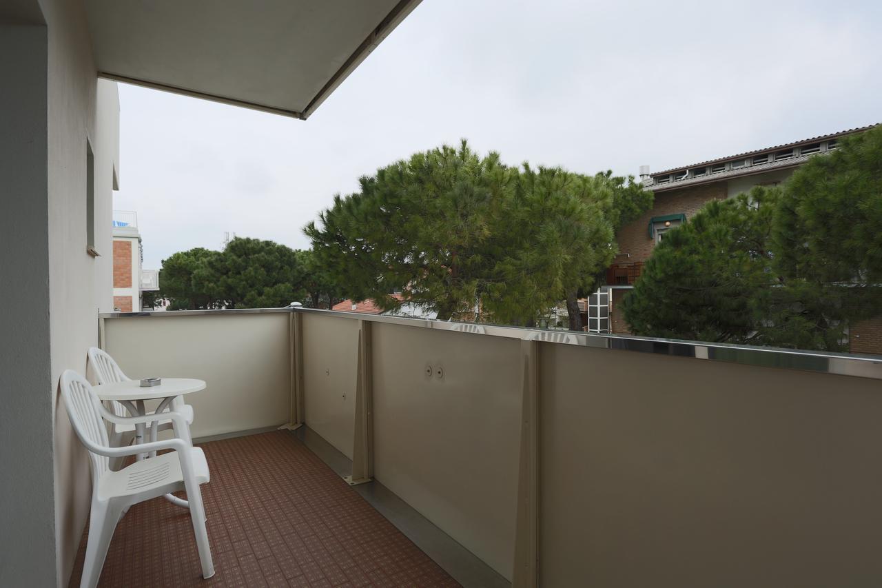 קרביה Hotel Caribia Pinarella מראה חיצוני תמונה
