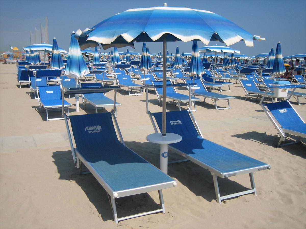 קרביה Hotel Caribia Pinarella מראה חיצוני תמונה